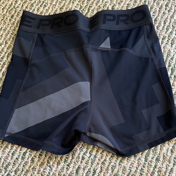 Nike Women's Black and Gray Athletic Shorts - Picture 4 of 5